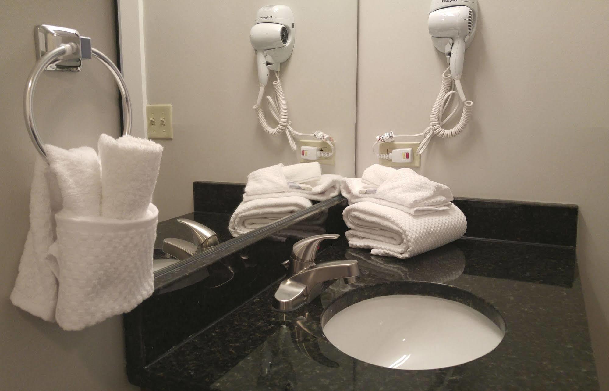 Affordable Suites Of America Портидж Екстериор снимка